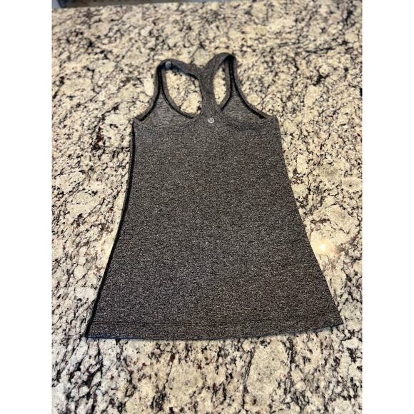 Lululemon women’s tank size 4 - Picture 4 of 6